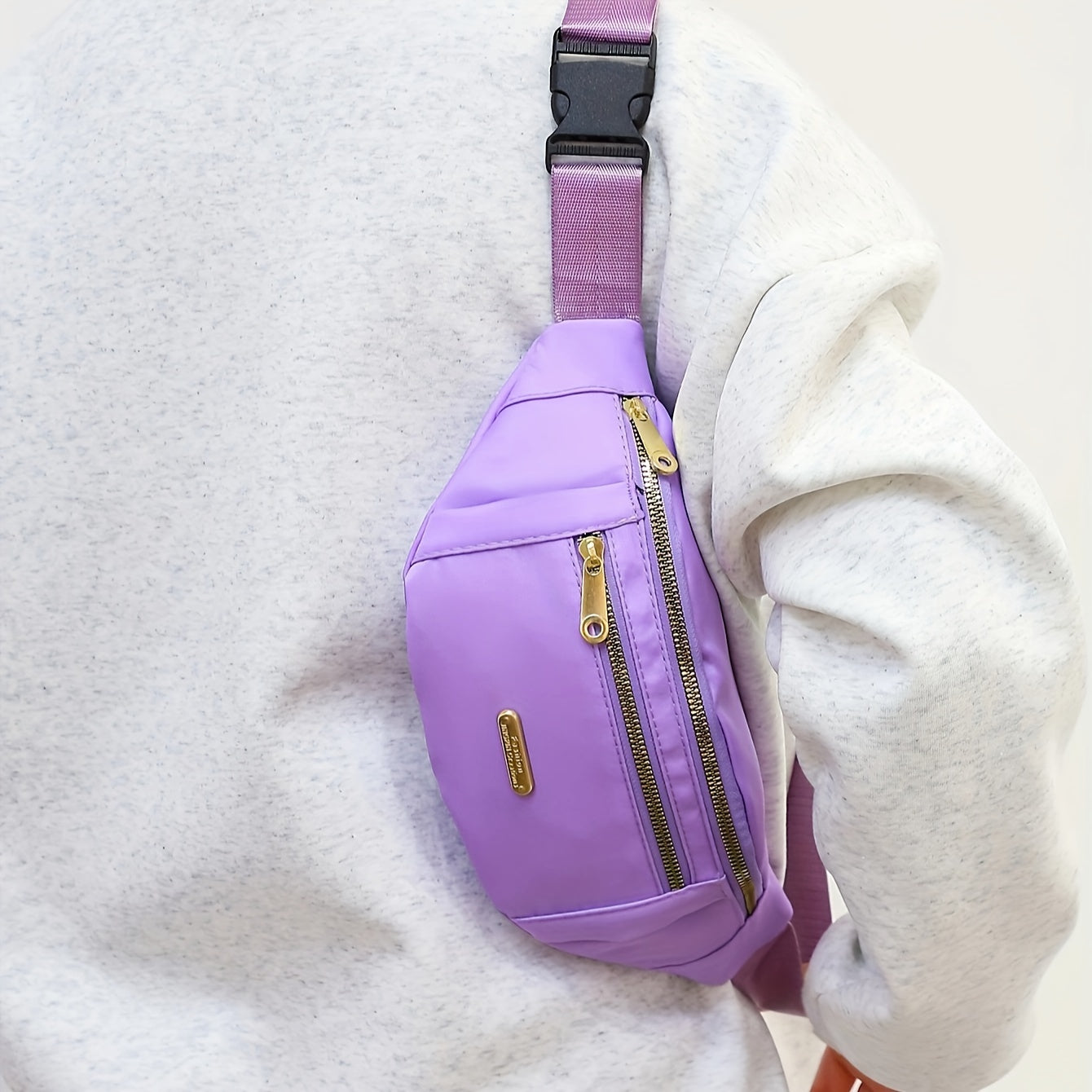Sac banane léger pour femmes avec plusieurs poches zippées et une sangle réglable