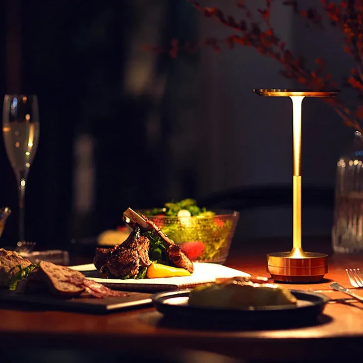 Lampe de table sans fil – Lampe de bureau étanche à intensité variable et rechargeable
