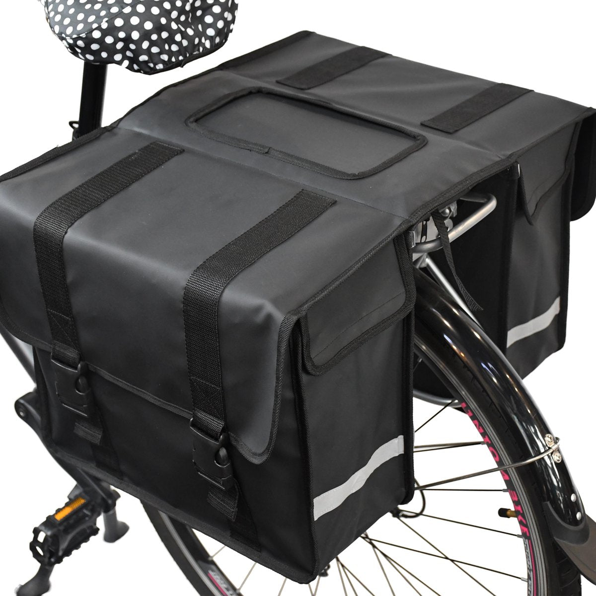 Paniers doubles spacieux pour porte-bagages avec design déperlant