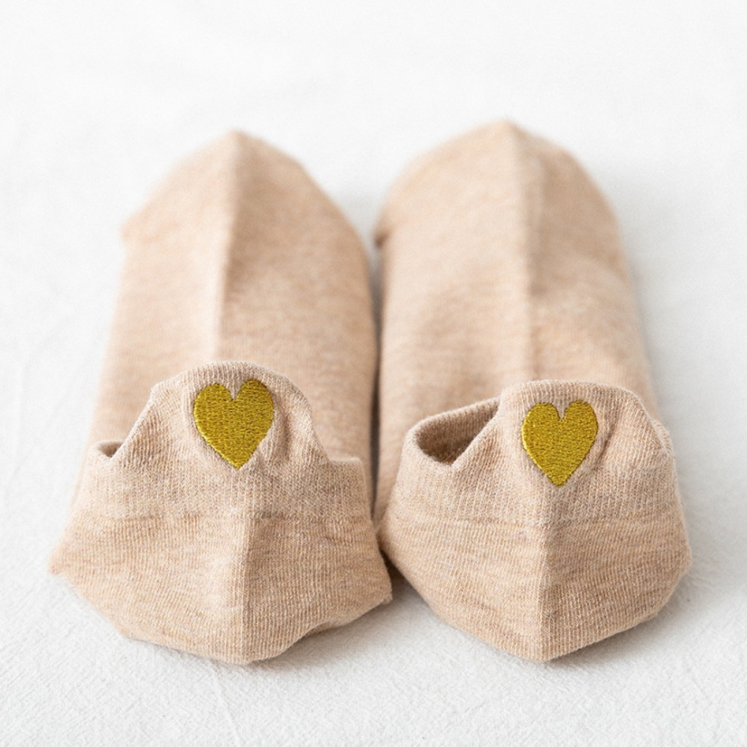 Chaussettes Courtes en Coton – Élégance avec Cœur Brodé