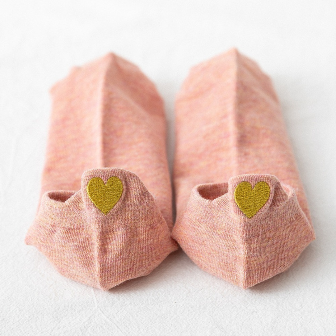 Chaussettes Courtes en Coton – Élégance avec Cœur Brodé