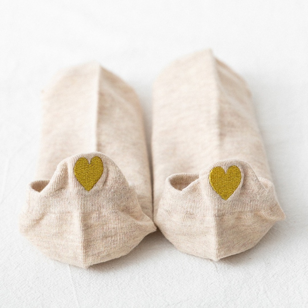 Chaussettes Courtes en Coton – Élégance avec Cœur Brodé