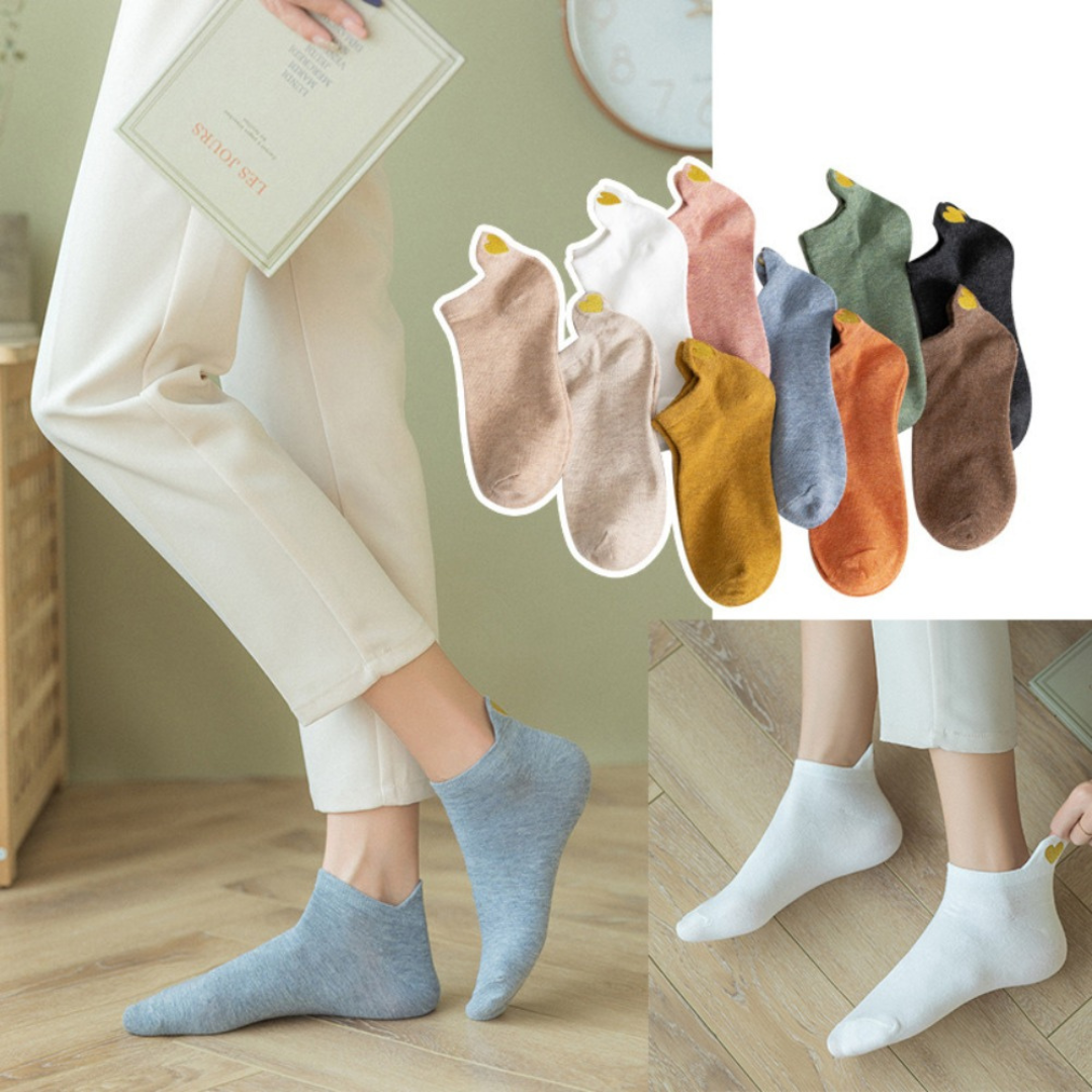 Chaussettes Courtes en Coton – Élégance avec Cœur Brodé