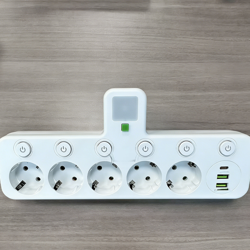 Multiprise avec ports USB, interrupteurs individuels et veilleuse