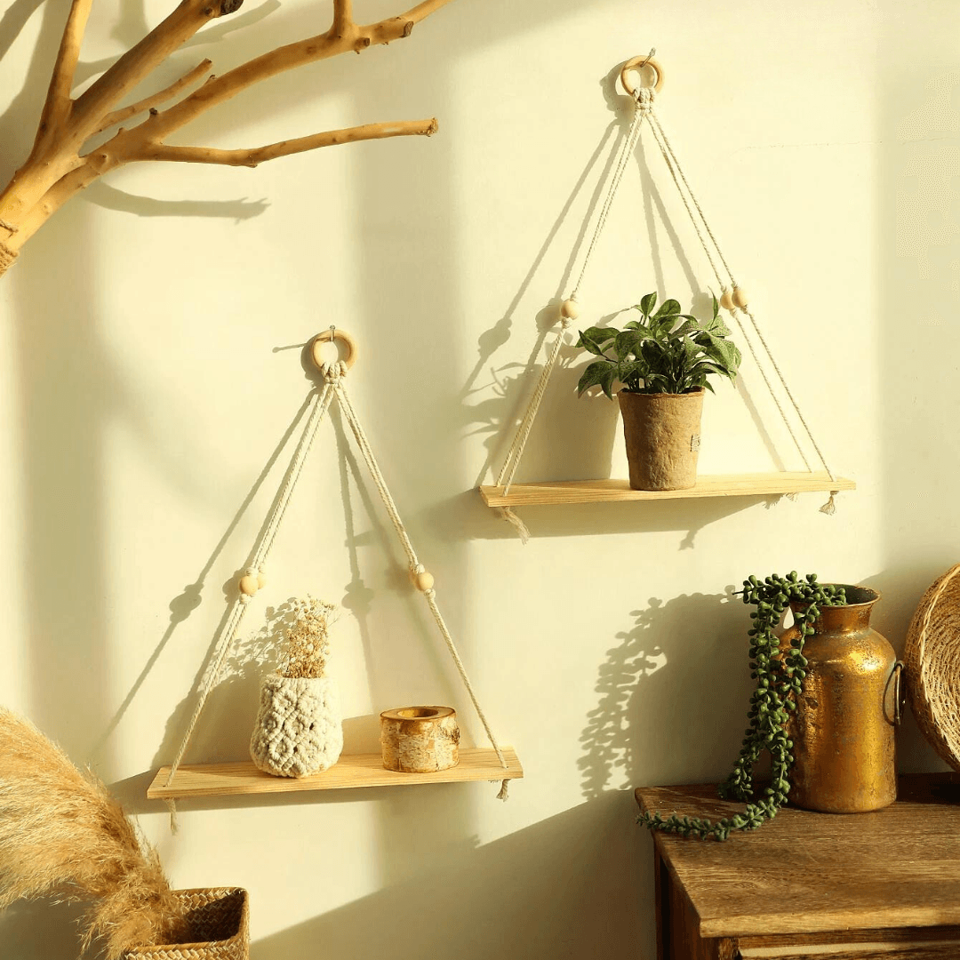Étagère murale en macramé et bois naturel, présentoir suspendu bohème — étagère flottante 50 cm pour plantes, livres et déco