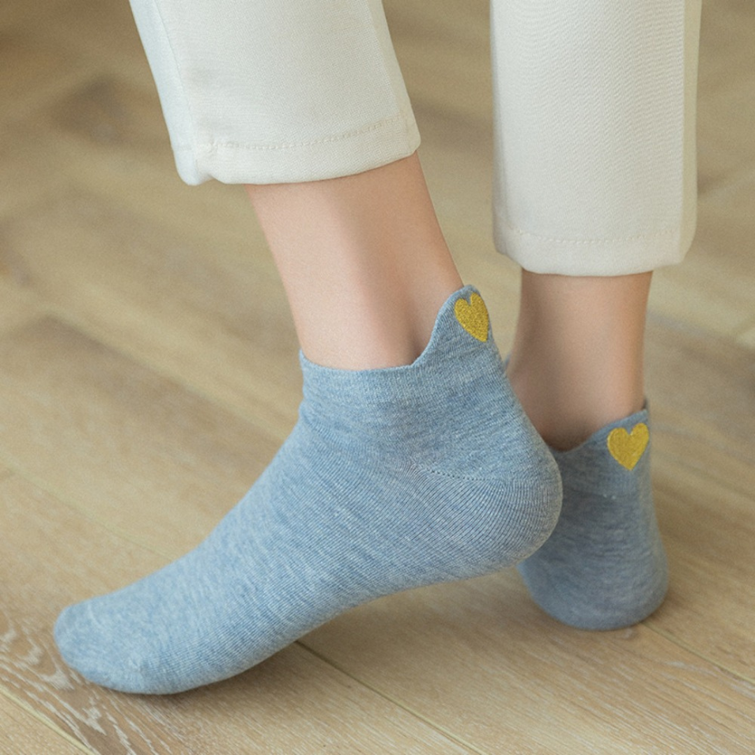 Chaussettes Courtes en Coton – Élégance avec Cœur Brodé