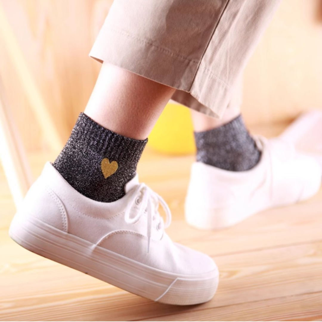 Chaussettes Brillantes Femme – Broderie Cœur Doré & Fils Métalliques Étincelants