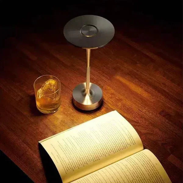 Lampe de table sans fil – Lampe de bureau étanche à intensité variable et rechargeable