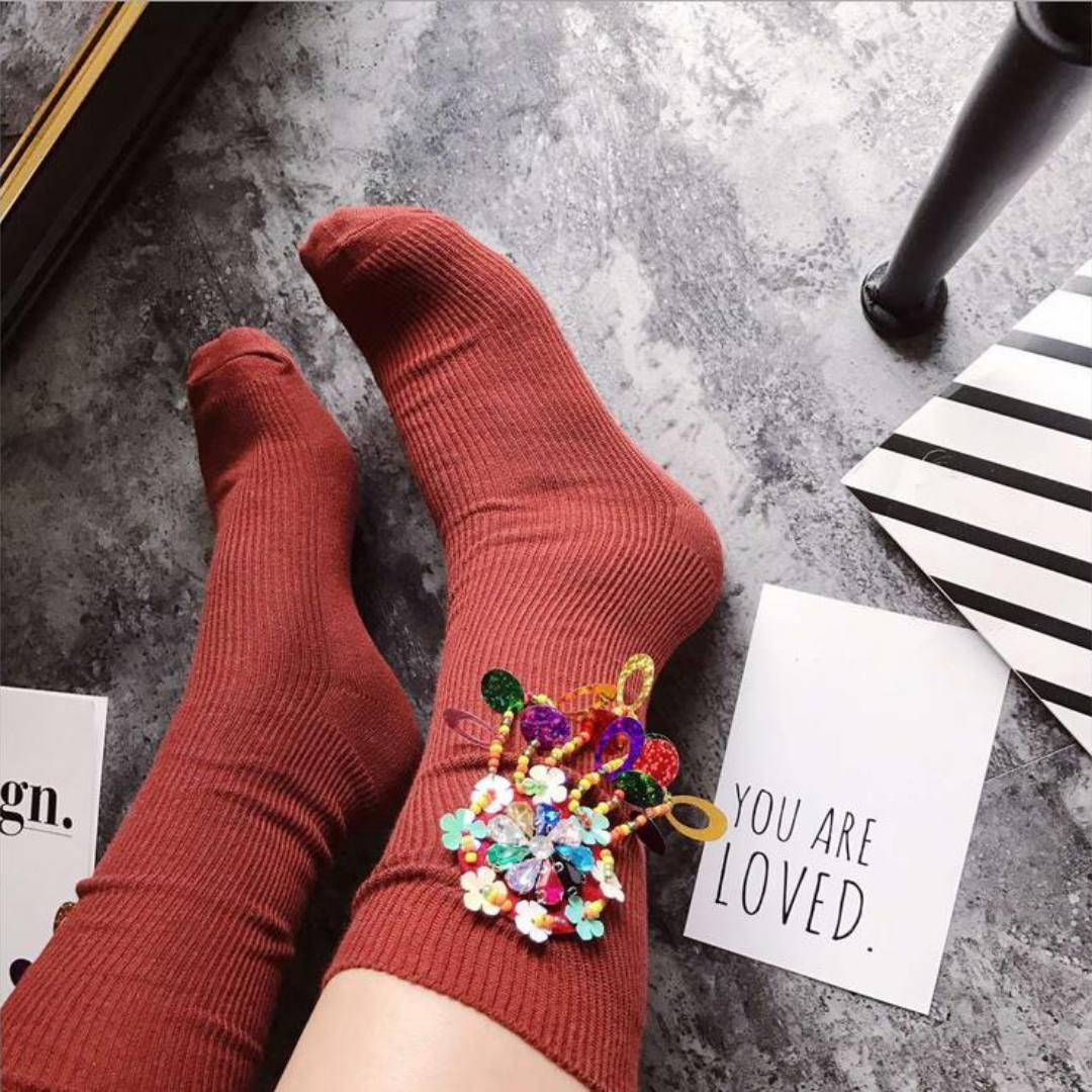 Chaussettes Femme Brodées à la Main – Perles & Paillettes Colorées pour un Style Unique