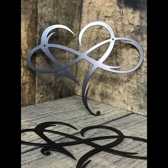 Décoration murale en fer avec coeur infini