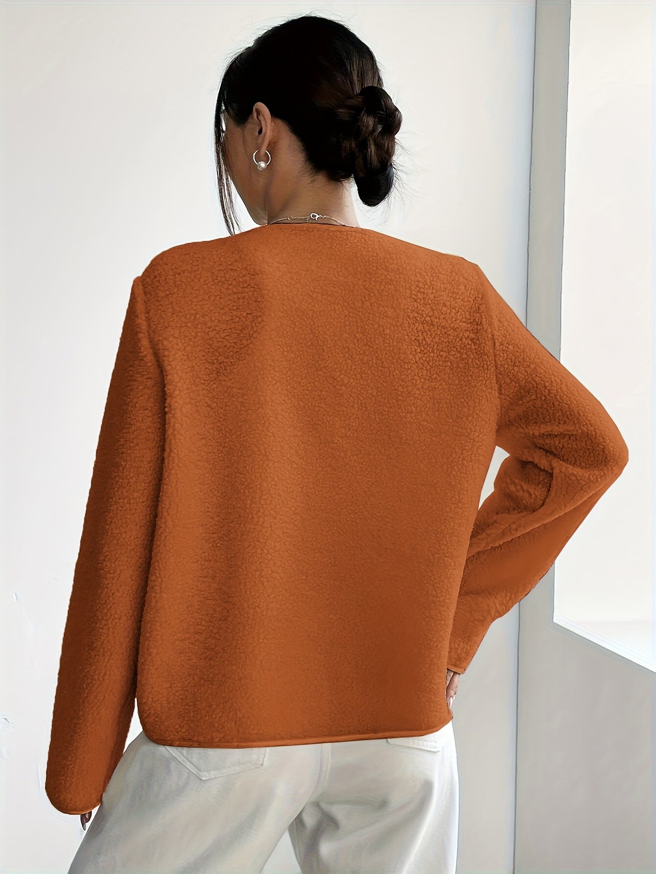 Veste élégante pour femme avec boutons – Intemporelle et douce pour l'automne et l'hiver