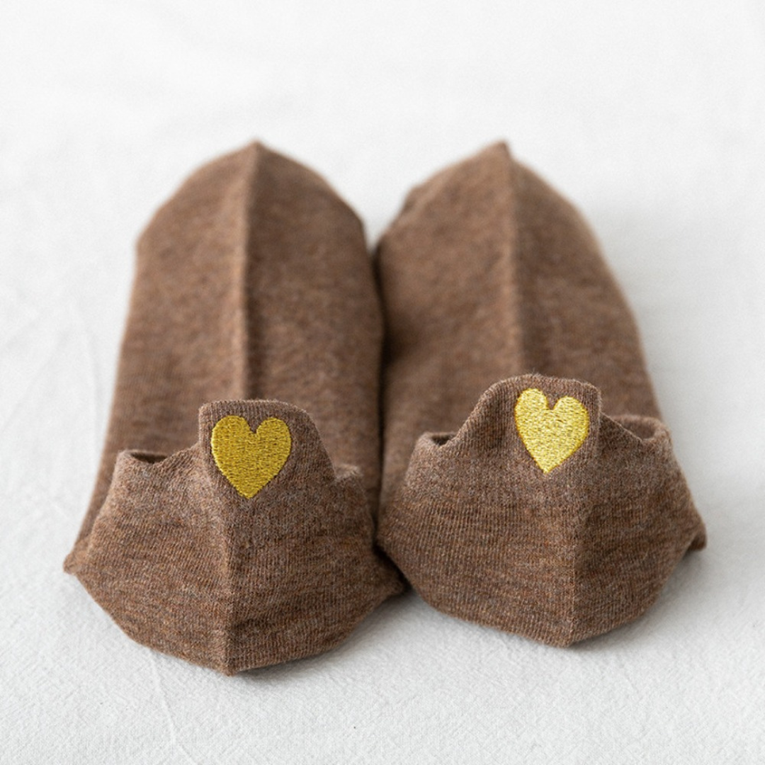 Chaussettes Courtes en Coton – Élégance avec Cœur Brodé