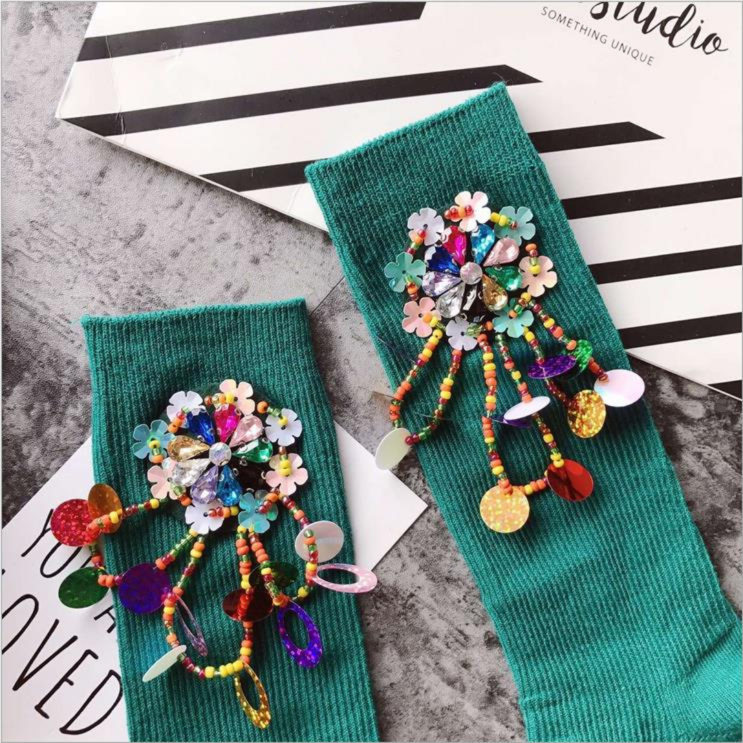Chaussettes Femme Brodées à la Main – Perles & Paillettes Colorées pour un Style Unique