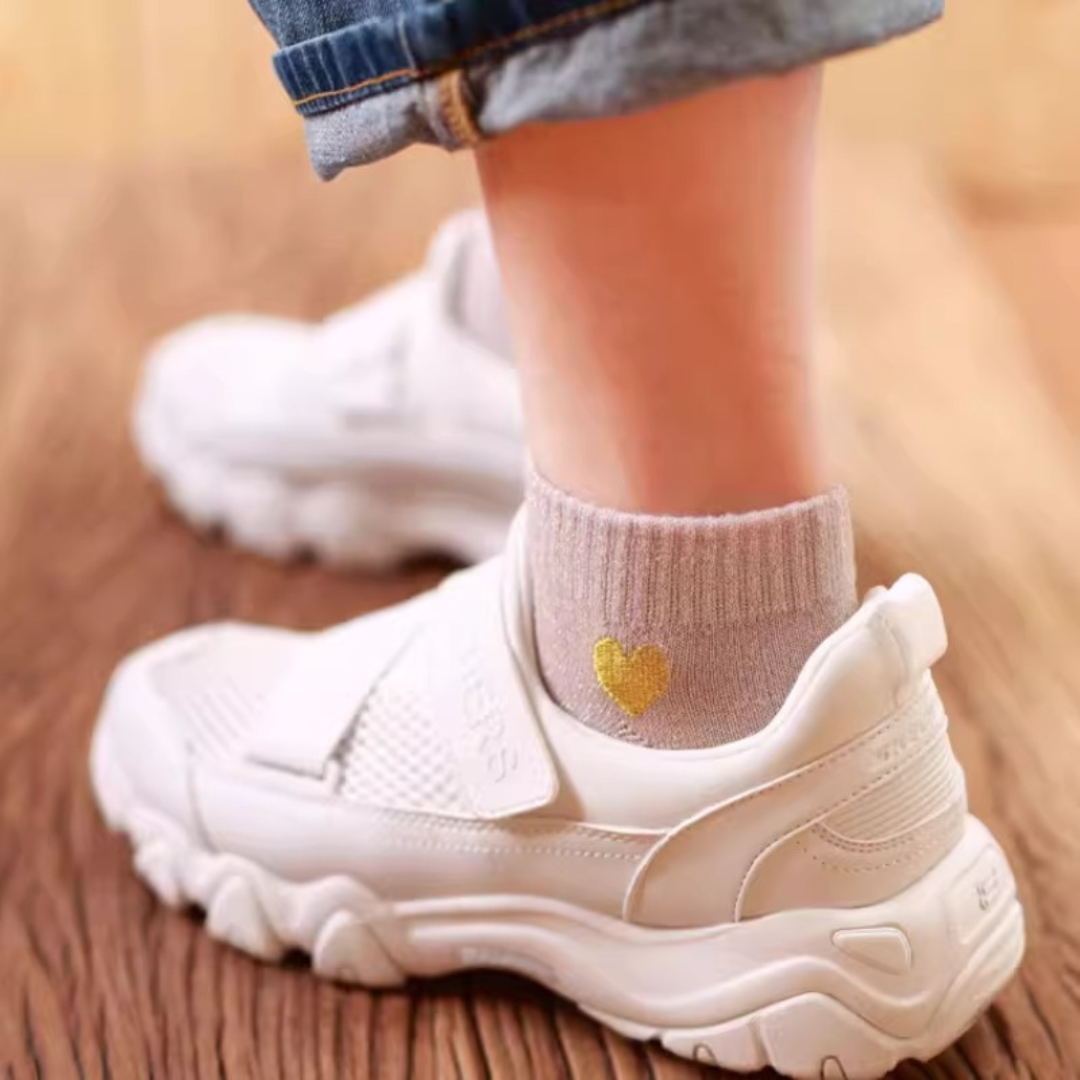 Chaussettes Brillantes Femme – Broderie Cœur Doré & Fils Métalliques Étincelants