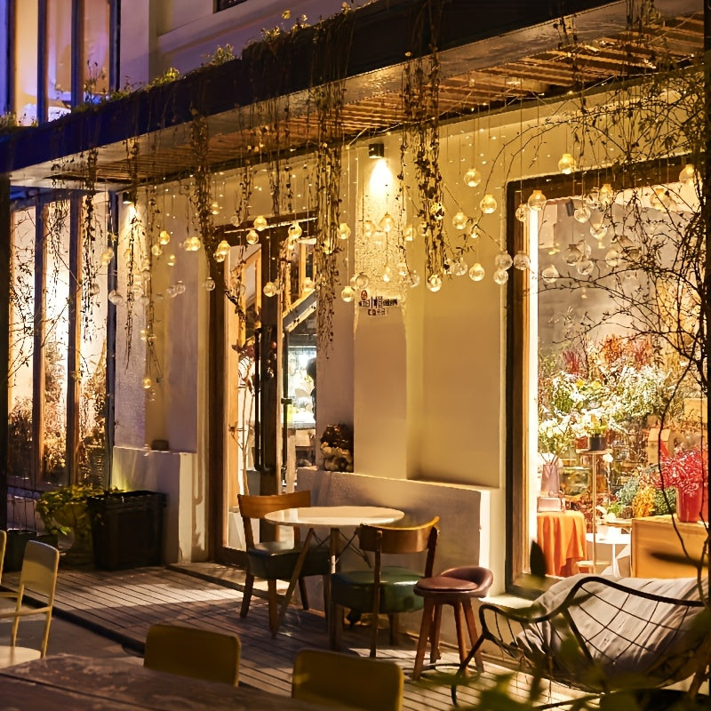 Guirlandes lumineuses avec globes suspendus