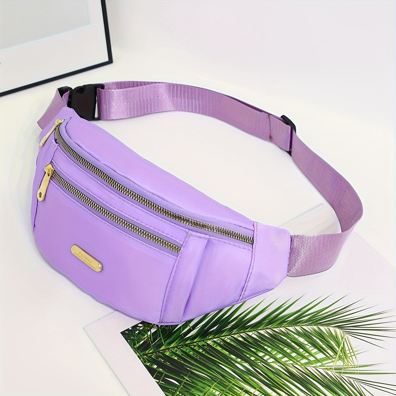 Sac banane léger pour femmes avec plusieurs poches zippées et une sangle réglable
