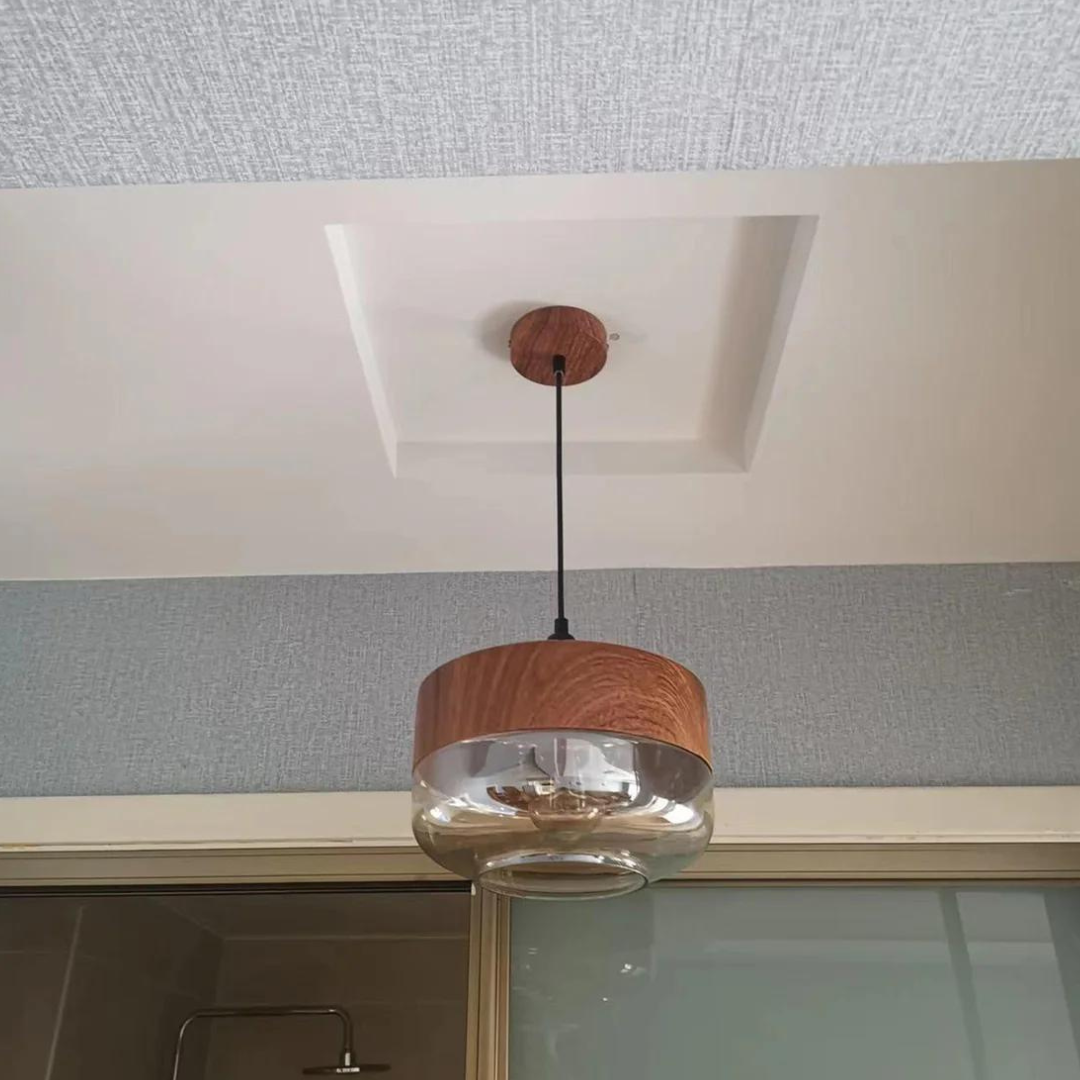Lampe suspendue scandinave en verre aspect bois – Éclairage design chaleureux pour salon et salle à manger | Sansotis