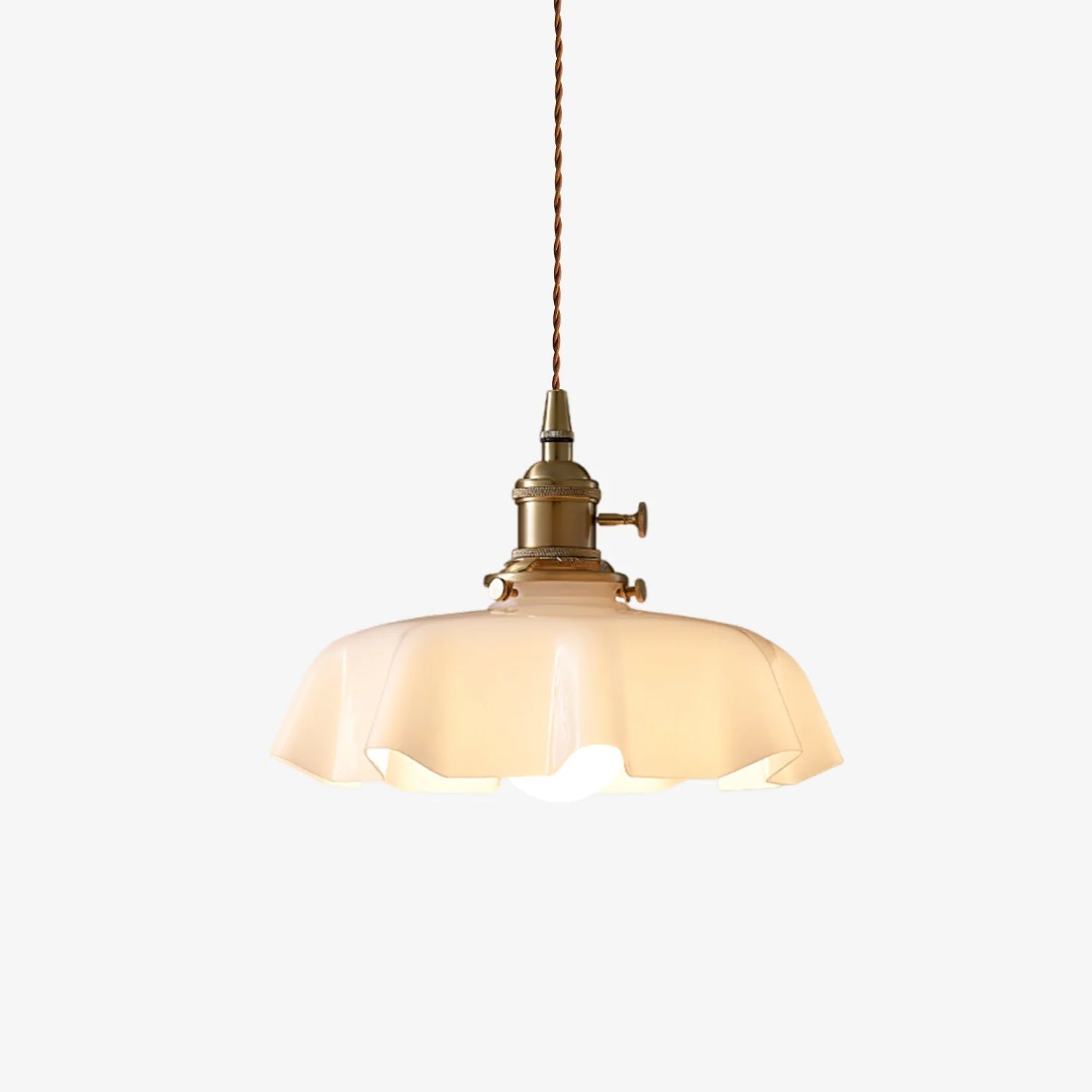 Lampe à suspension plissée à fleurs françaises — Design d'éclairage vintage