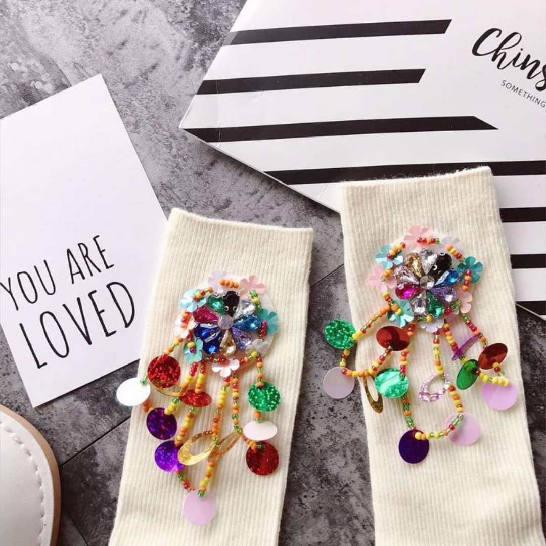Chaussettes Femme Brodées à la Main – Perles & Paillettes Colorées pour un Style Unique