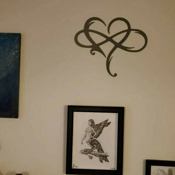Décoration murale en fer avec coeur infini