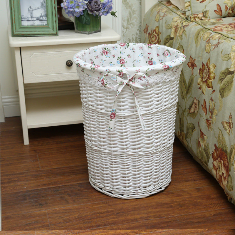 Panier à linge pour femme en matériau naturel tressé avec doublure en tissu décoratif