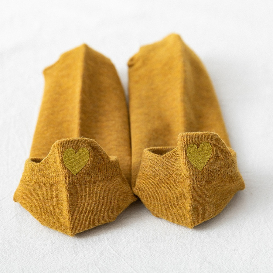Chaussettes Courtes en Coton – Élégance avec Cœur Brodé