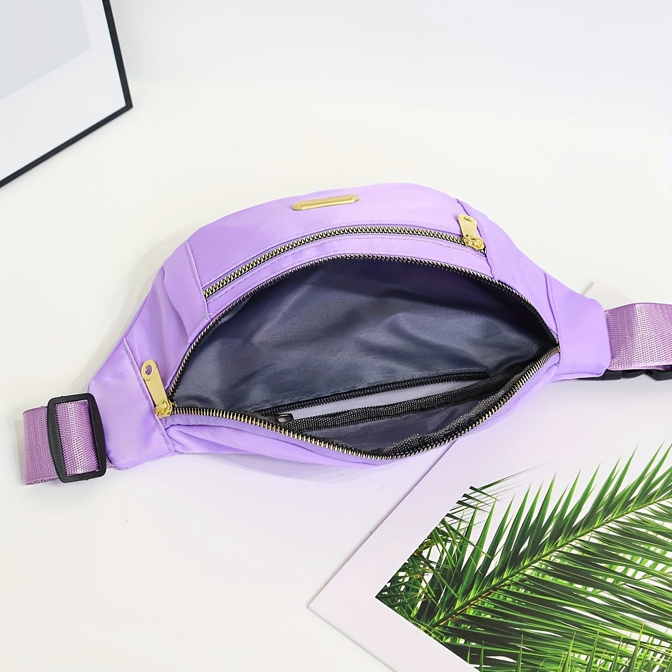 Sac banane léger pour femmes avec plusieurs poches zippées et une sangle réglable