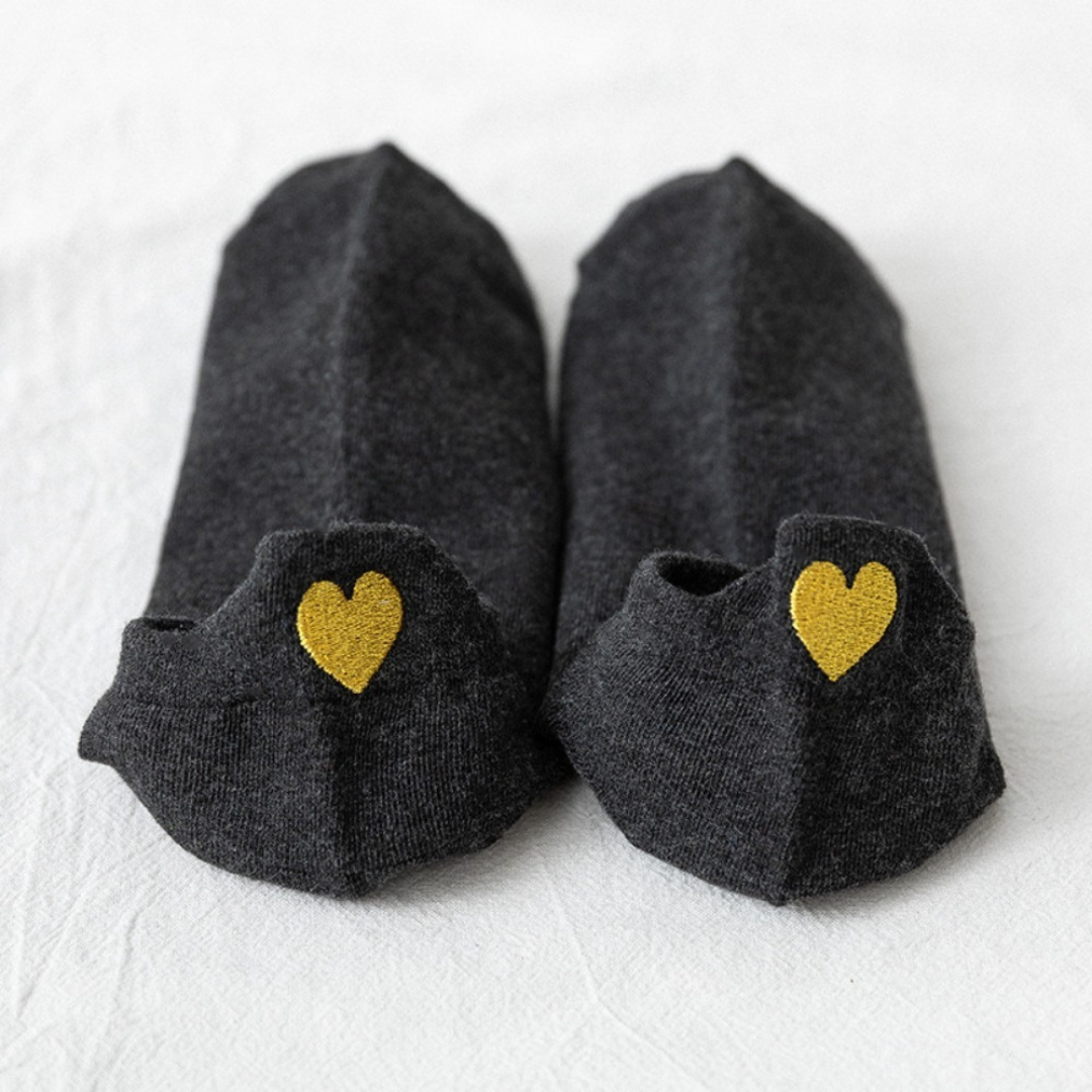 Chaussettes Courtes en Coton – Élégance avec Cœur Brodé