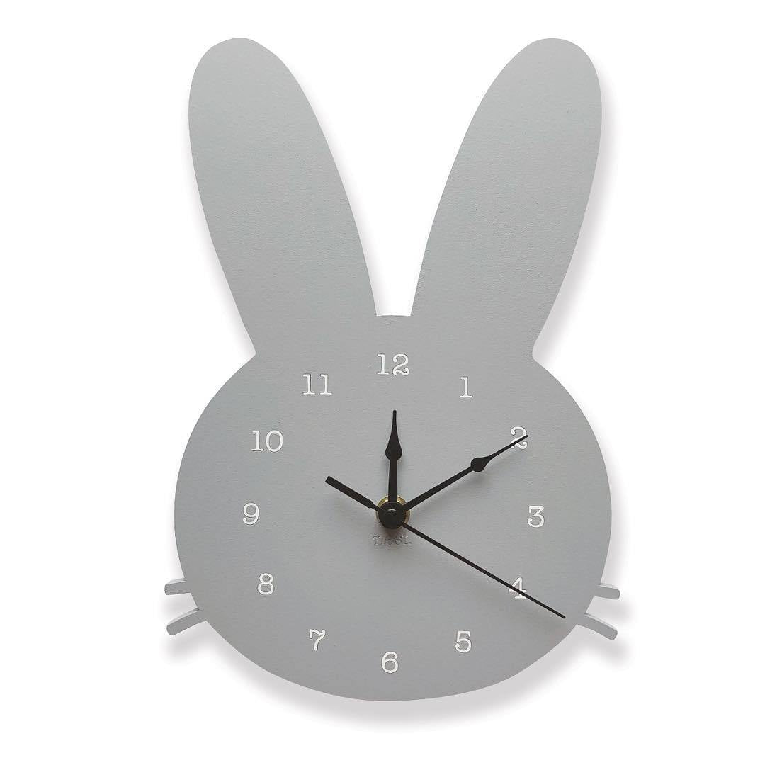Horloge murale de lapin nordique | Conception moderne en bois
