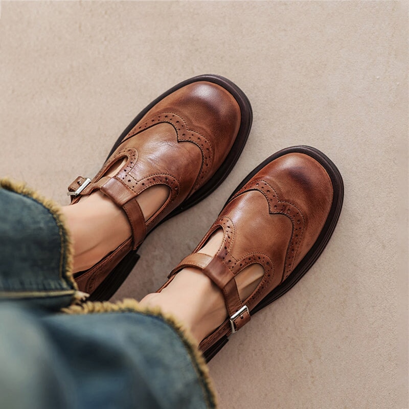 Chaussures T-Bar pour Femme – Style texturé avec détails perforés