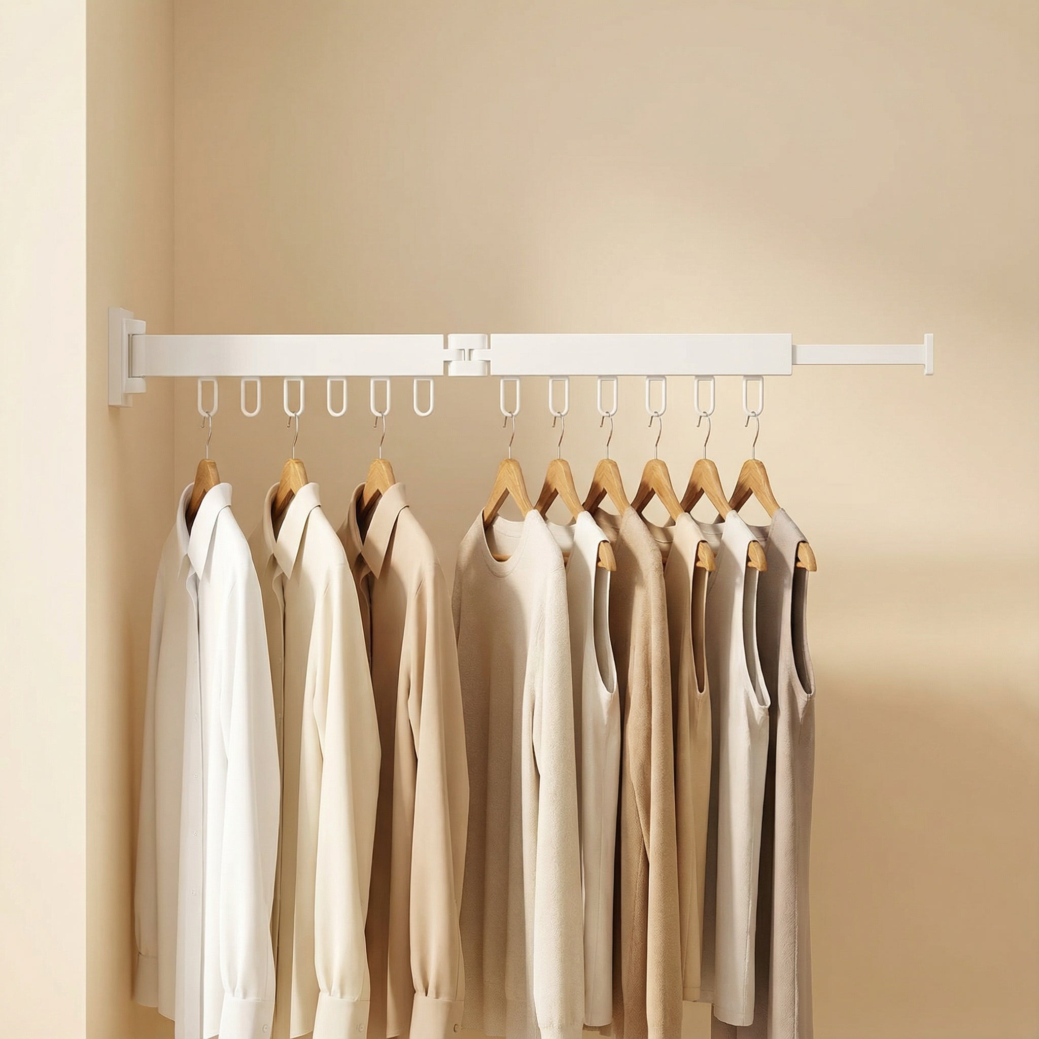 Étendoir mural rétractable pour vêtements avec design compact et robuste