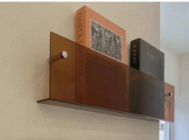 Étagère murale en acrylique ClearLine pour magazines – design transparent et durable, installation facile, disponible en 30/40/50 cm