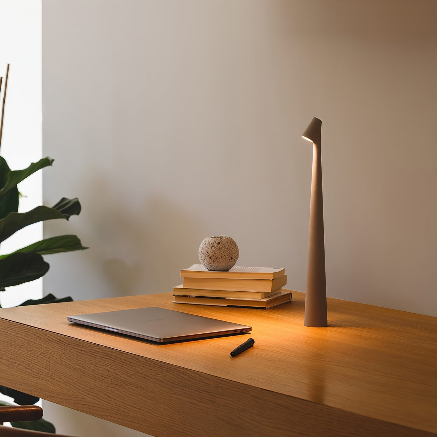 Lampe de bureau LED moderne | Conception rechargeable à commande tactile