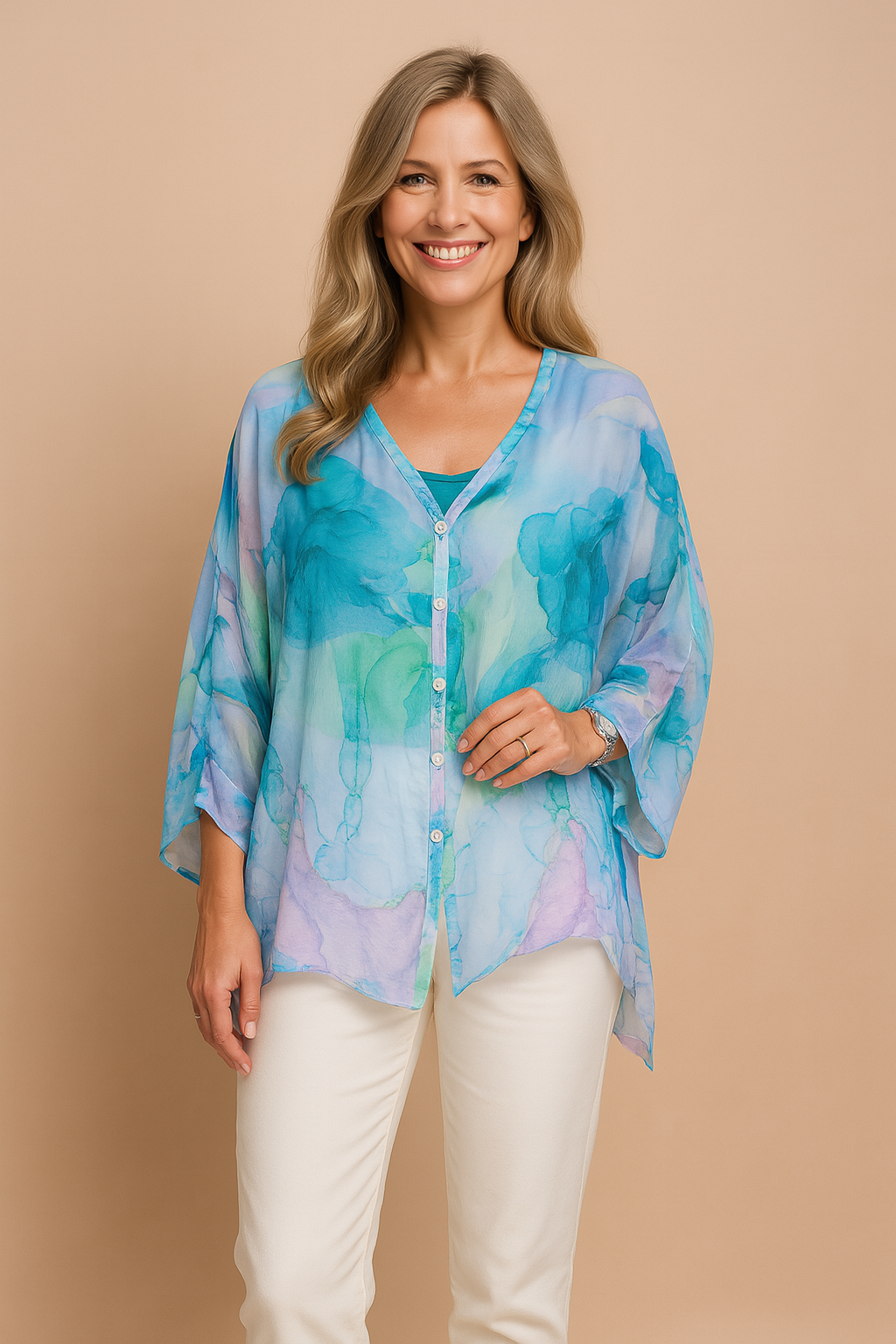 Blouse légère à motif artistique pour femmes — Parfaite pour les tenues décontractées d'été