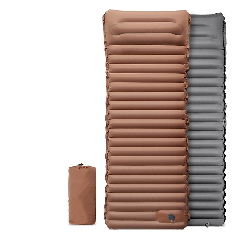 Matelas de camping gonflable avec pompe à pied intégrée et design compact