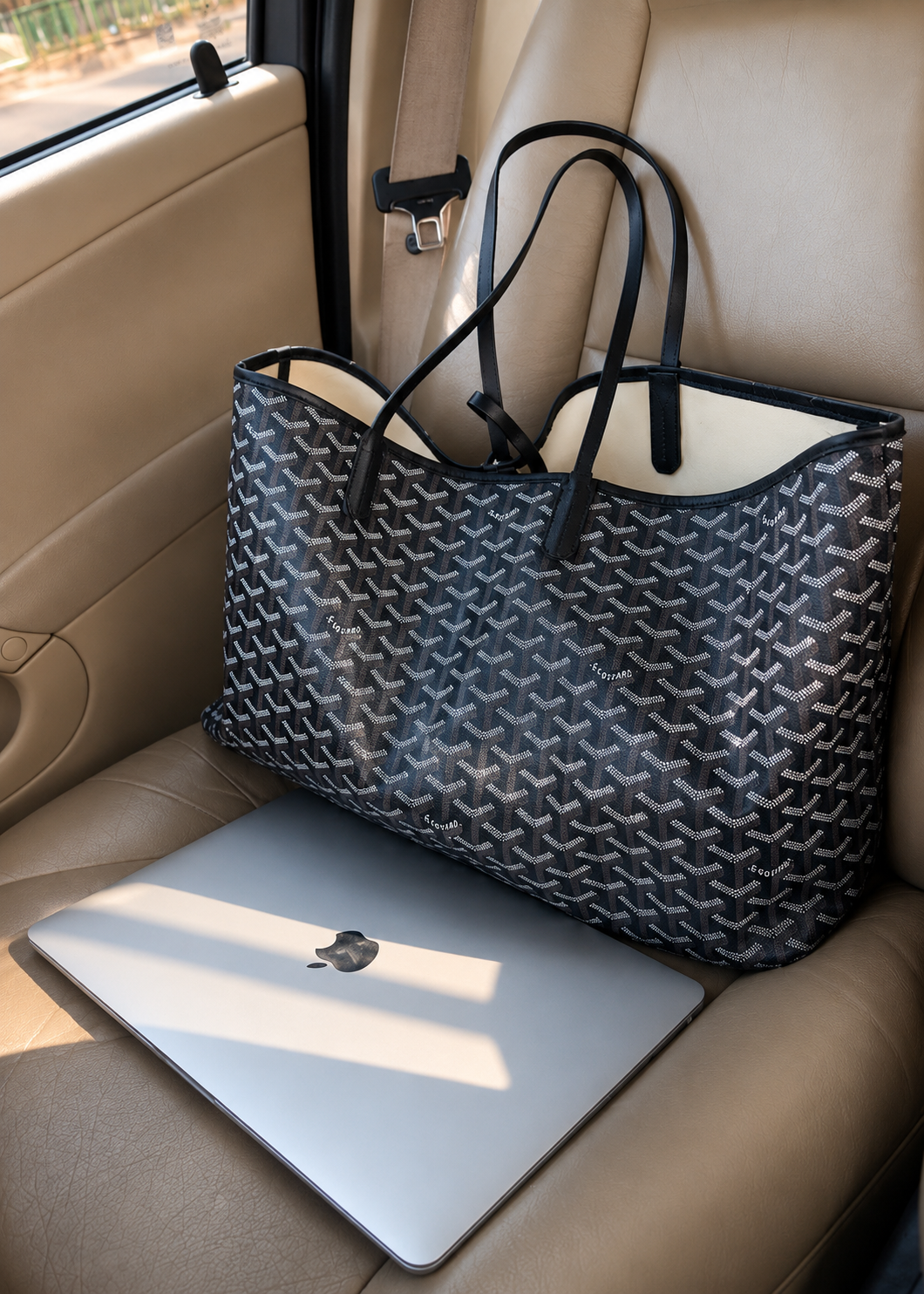 Sac à main élégant pour femme - grand et polyvalent
