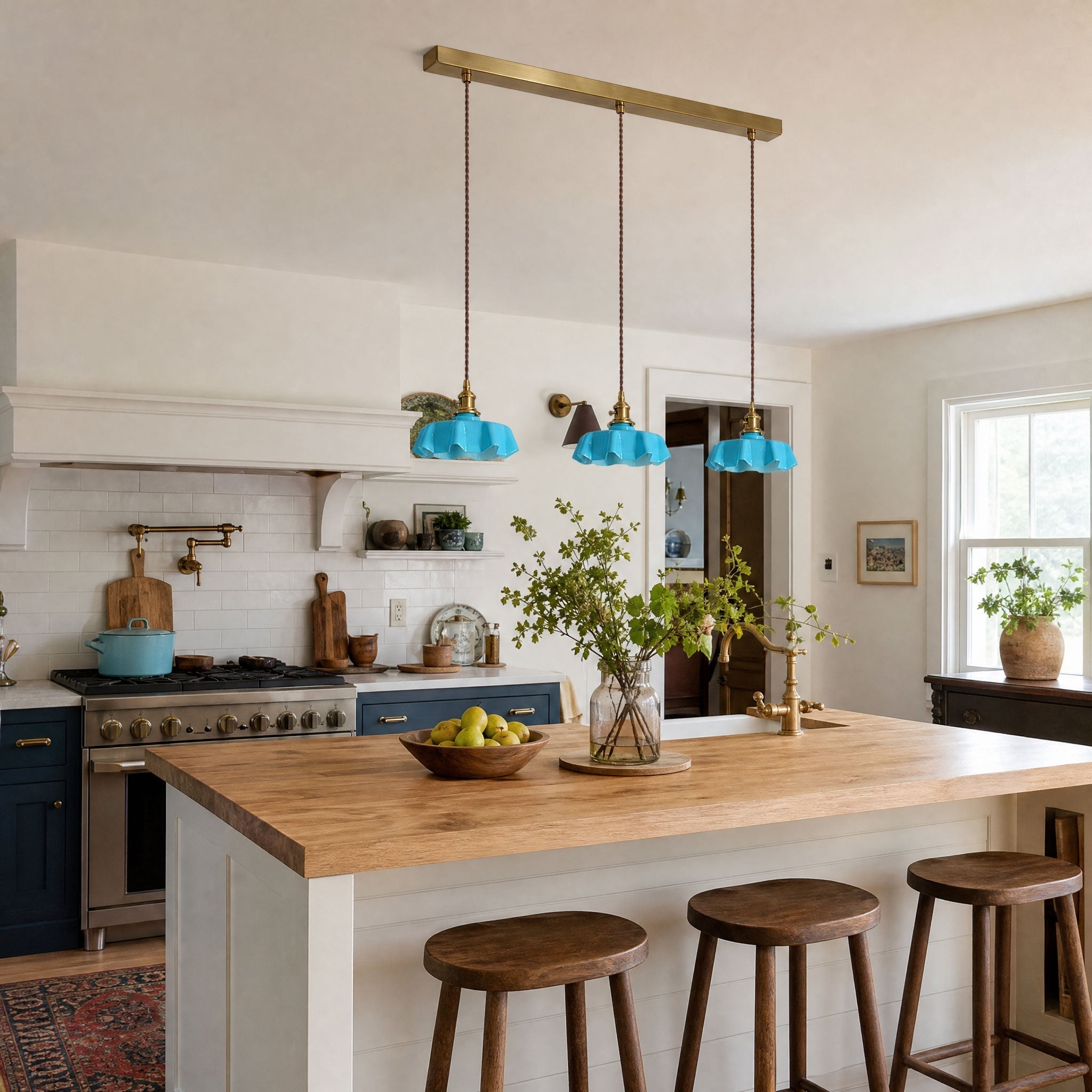 Lampe à suspension plissée à fleurs françaises — Design d'éclairage vintage