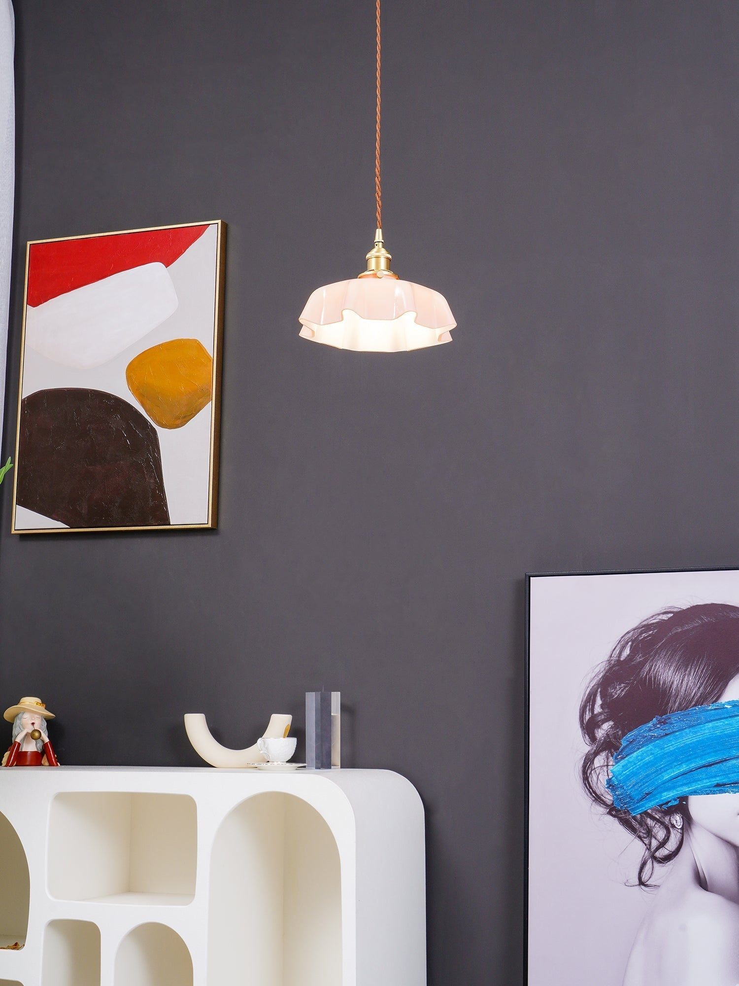 Lampe à suspension plissée à fleurs françaises — Design d'éclairage vintage