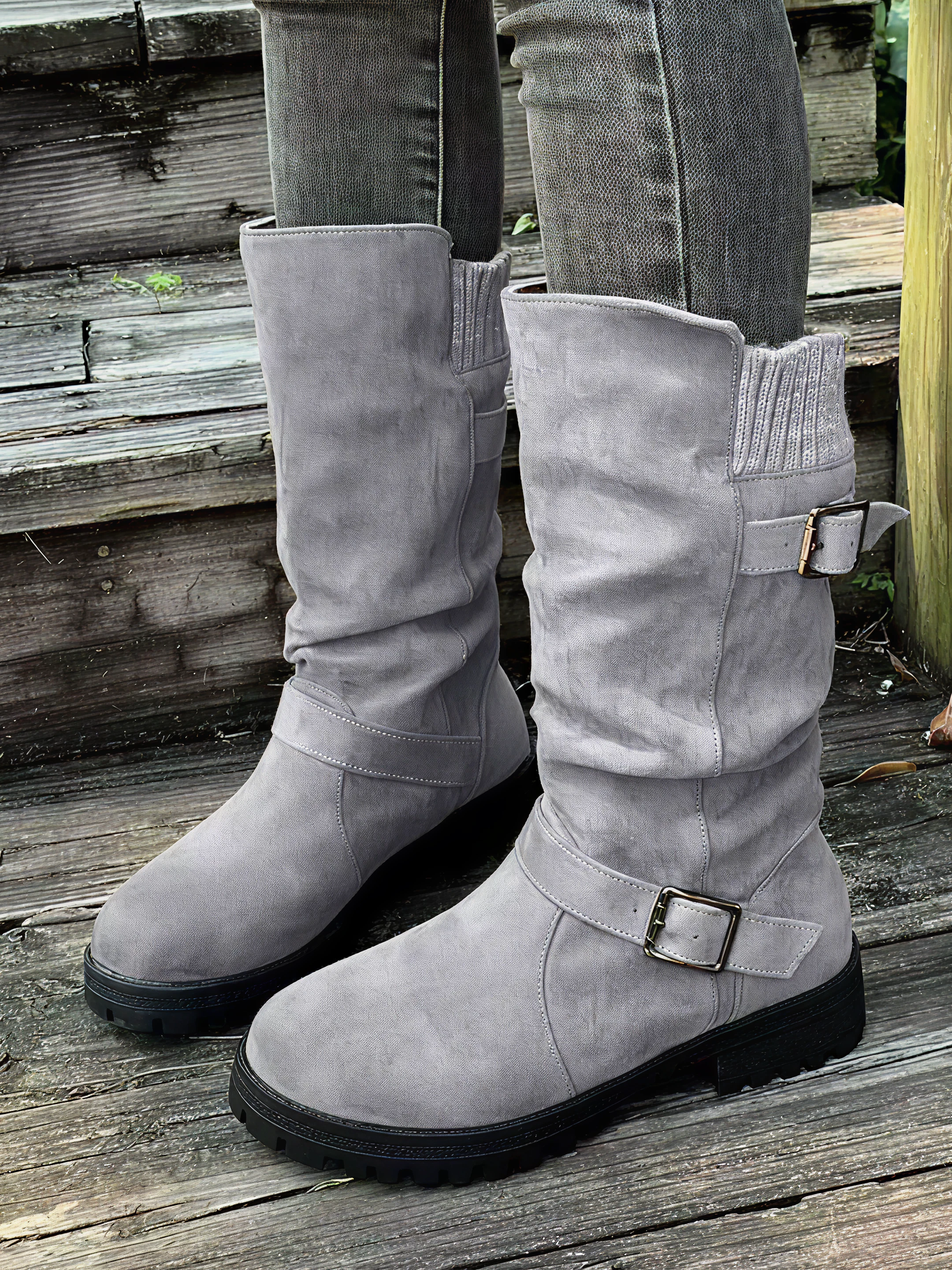 Bottes Mi-Mollet à Revers Tricoté et Boucles – Confort & Style pour l’Hiver