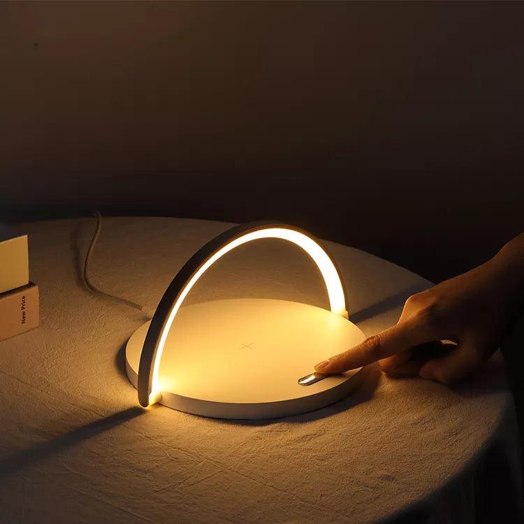 PowerHub – Chargeur sans fil 3-en-1, support de téléphone et lampe de bureau LED