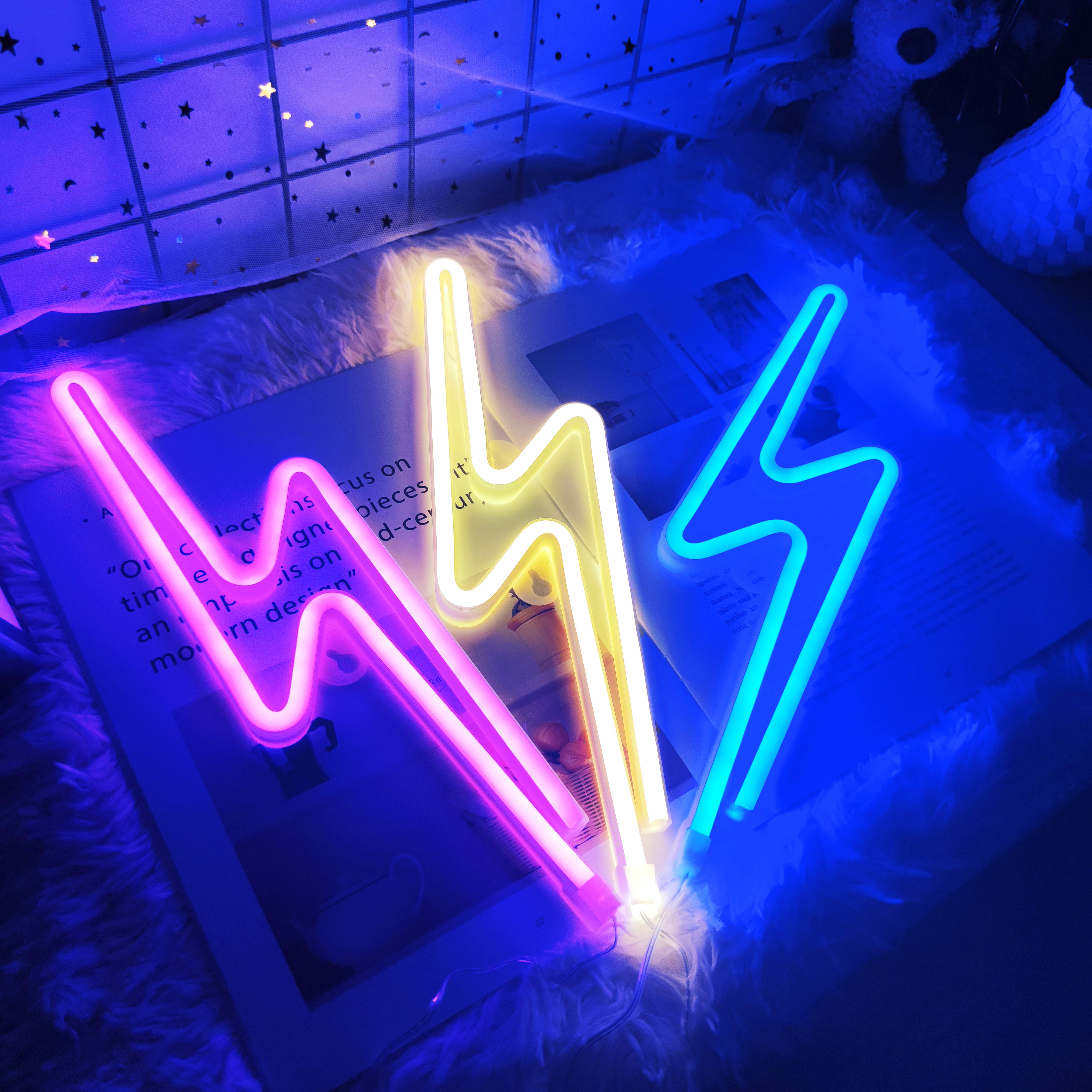 Décoration murale en forme de foudre à LED