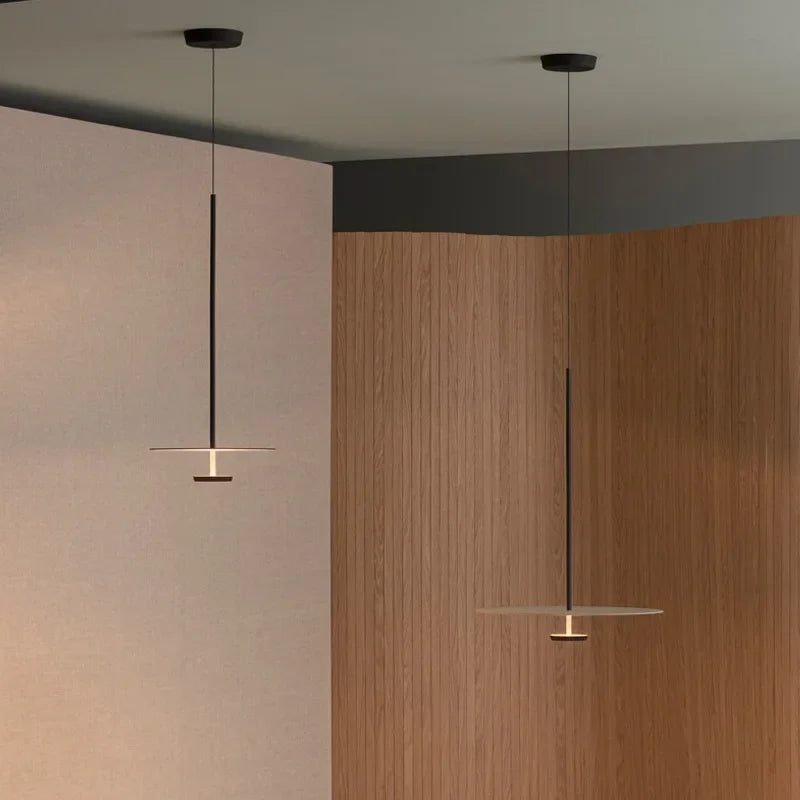 Lampe à suspension Lunara Arc pour intérieurs de maison contemporains