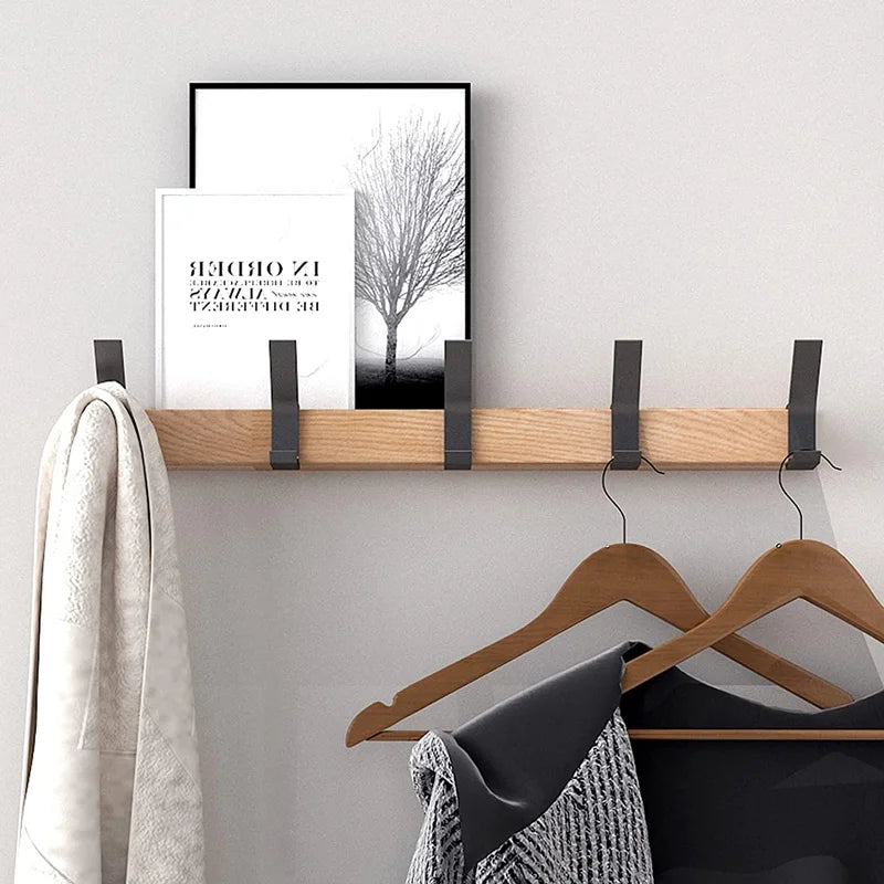 Porte-manteau mural HaakFlex avec 5 crochets doubles réglables, bois d'hévéa et aluminium, finition noire, design scandinave