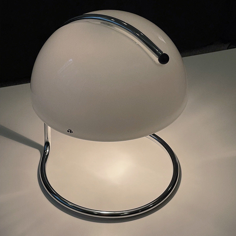 Lampe de bureau moderne en forme de dôme