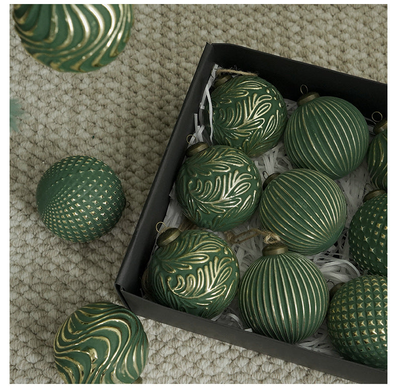 Ensemble d'ornements de boules de Noël décoratifs antiques
