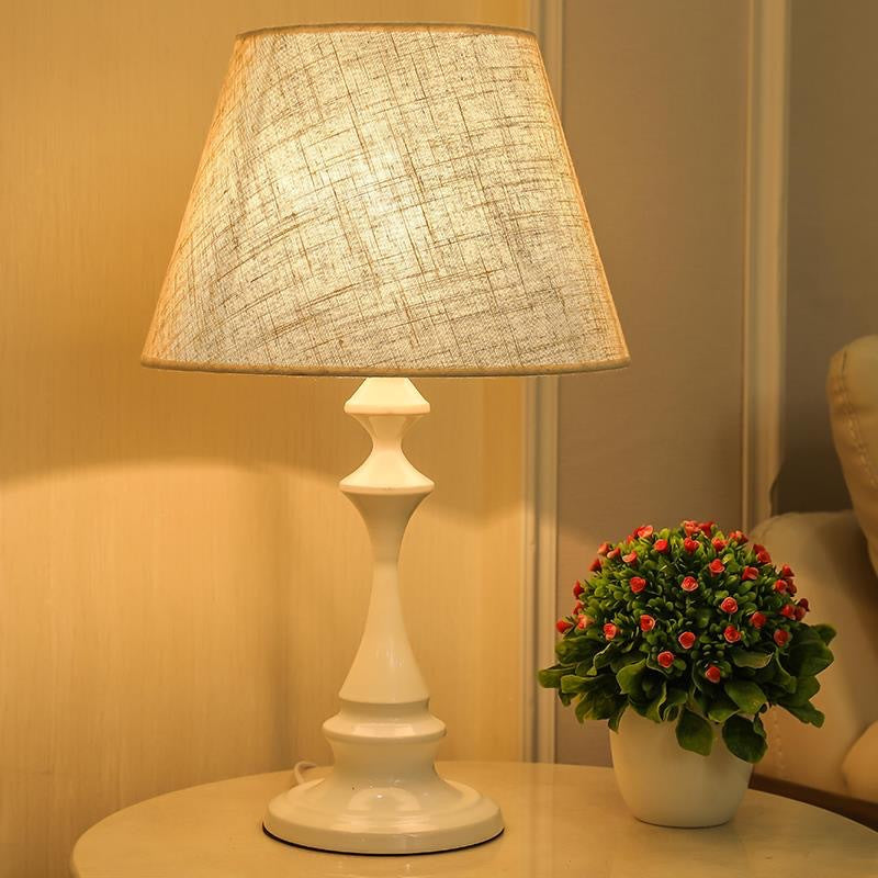 Lampe de table de chevet élégante