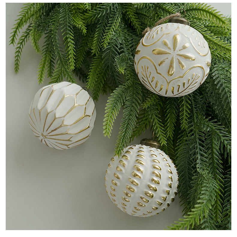 Ensemble d'ornements de boules de Noël décoratifs antiques