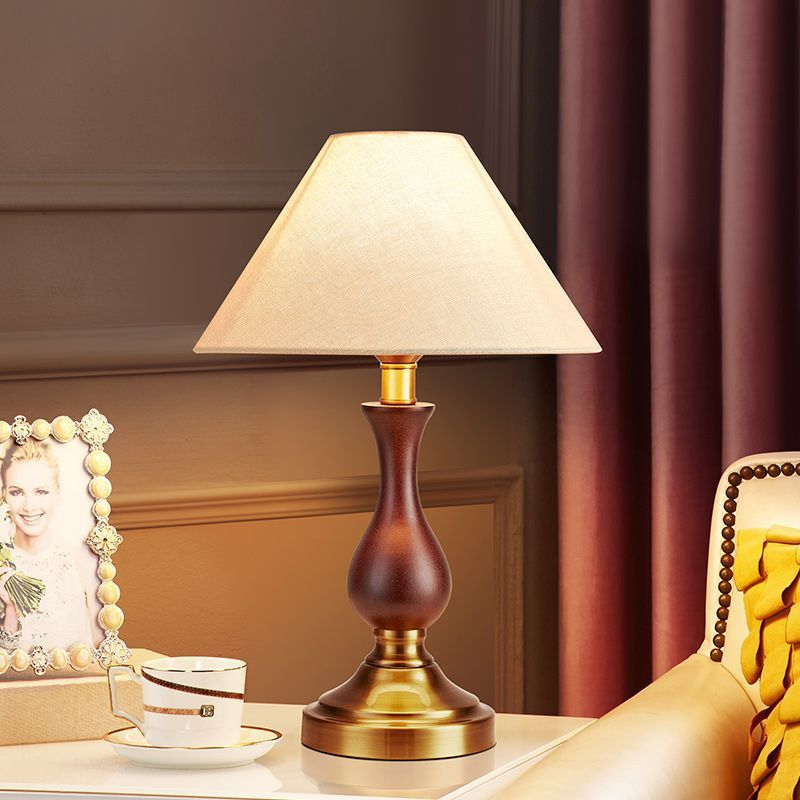 Lampe de bureau classique en bois