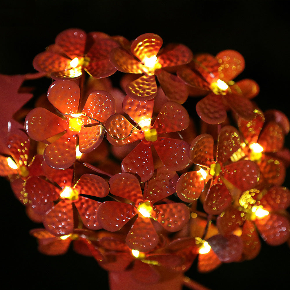 Sculpture décorative en métal de paon sur piquet de jardin avec guirlande lumineuse LED intégrée et piquet extérieur résistant aux intempéries