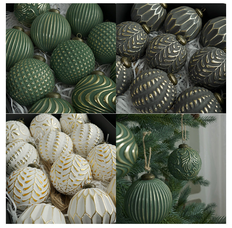 Ensemble d'ornements de boules de Noël décoratifs antiques